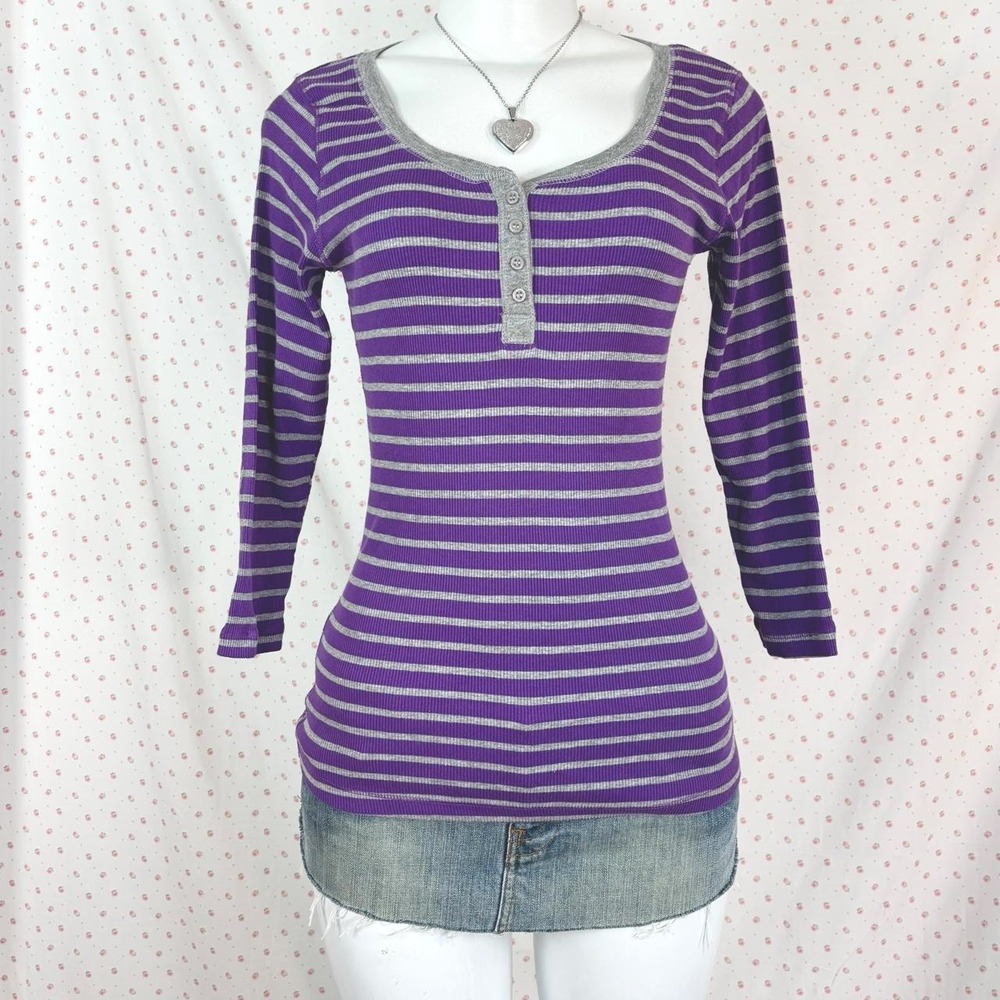 y2k purple striped long sleeve henley top fitted 2000s